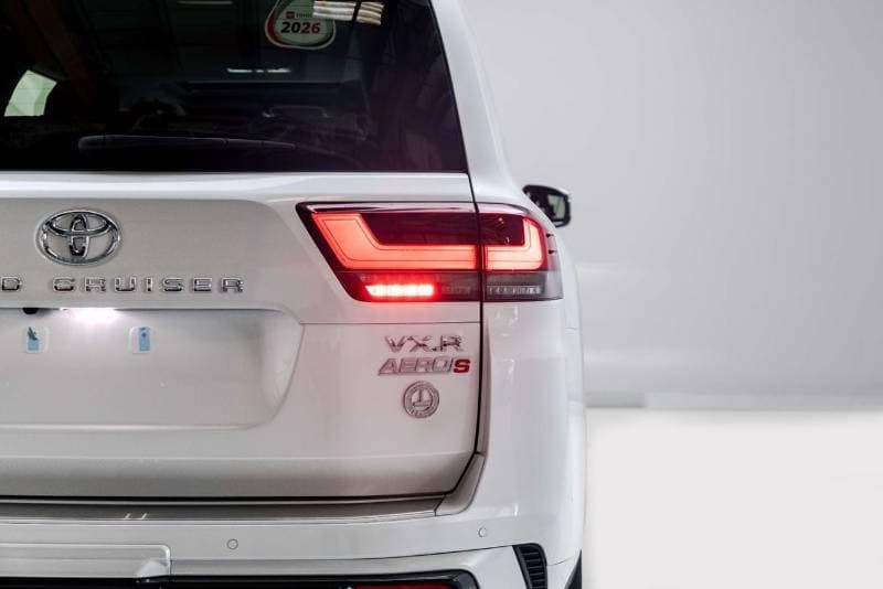 2026 Toyota Land Cruiser VXR thumbnail 6