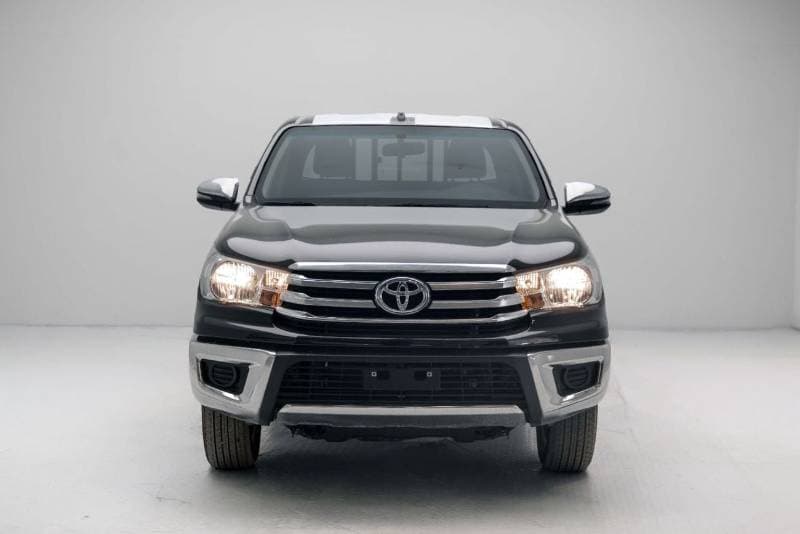 2026 Toyota Hilux SR5 thumbnail 2