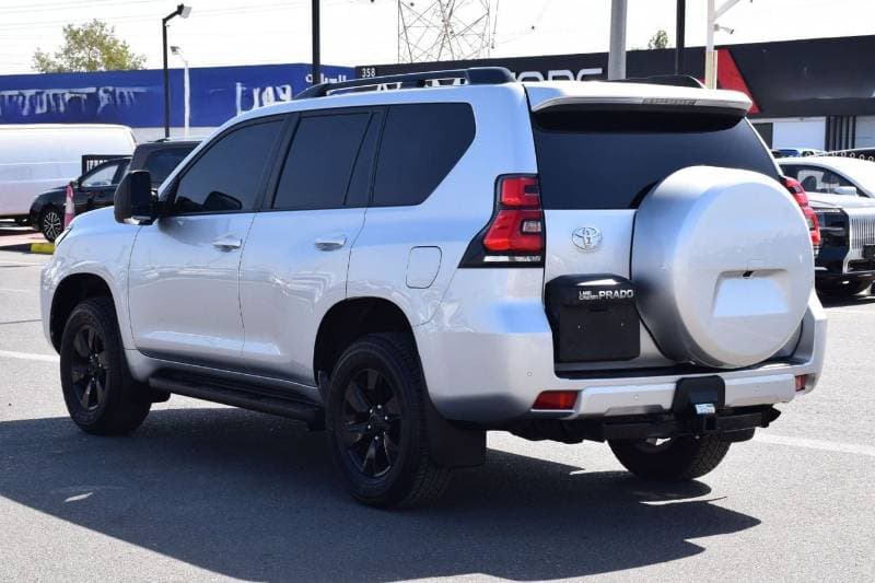 2024 Toyota Prado GXL thumbnail 4