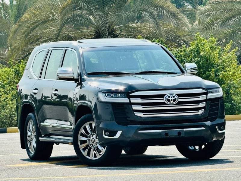 2018 Toyota Land Cruiser VXR thumbnail 2