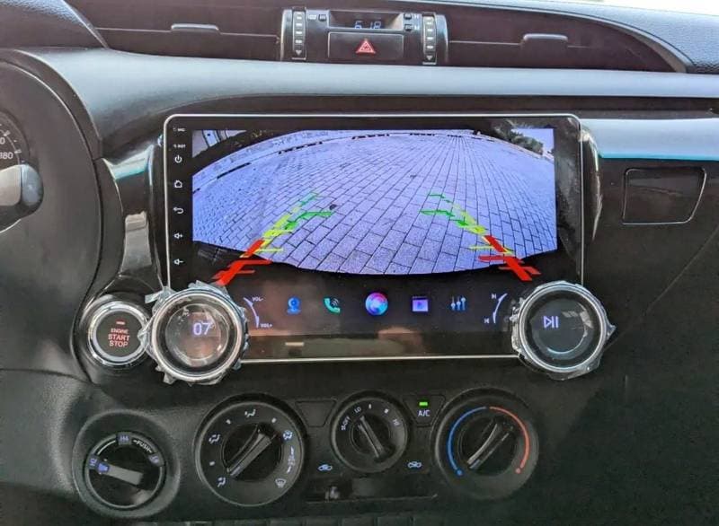 2021 Toyota Hilux thumbnail 5