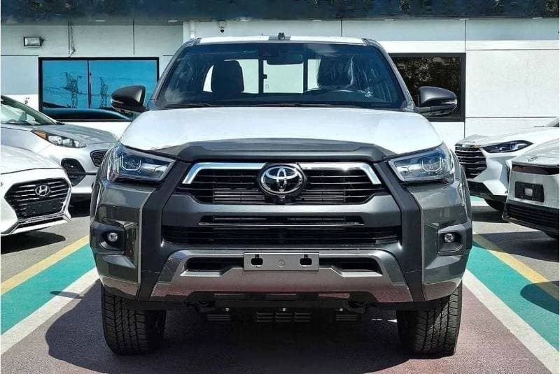 2024 Toyota Hilux ADVENTURE thumbnail 2