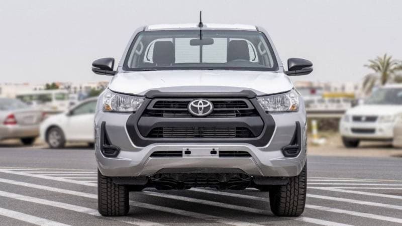2025 Toyota Hilux GL thumbnail 3