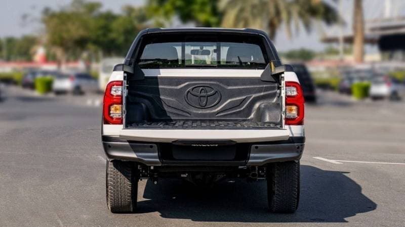 2025 Toyota Hilux ADVENTURE thumbnail 8
