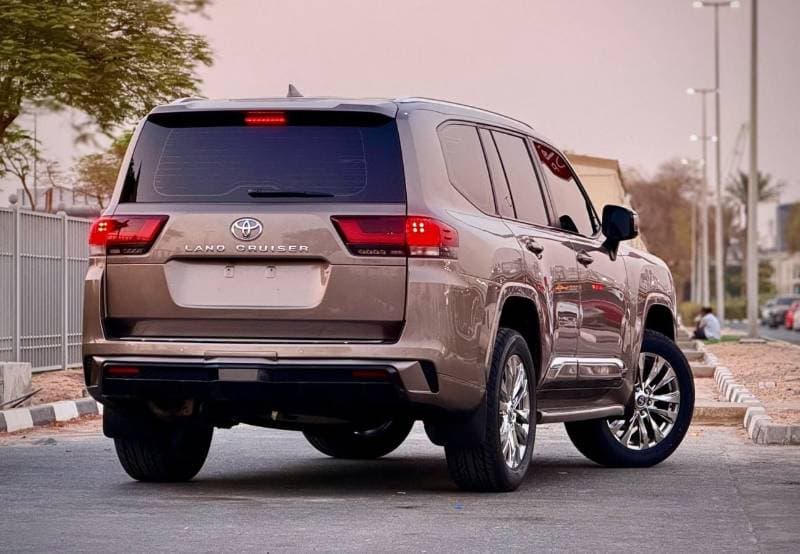 2022 Toyota Land Cruiser GXR thumbnail 4