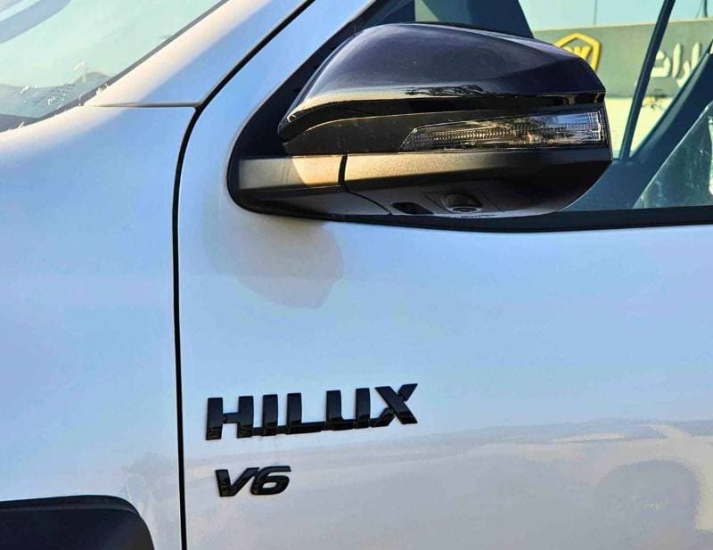 2025 Toyota Hilux GR SPORT thumbnail 7