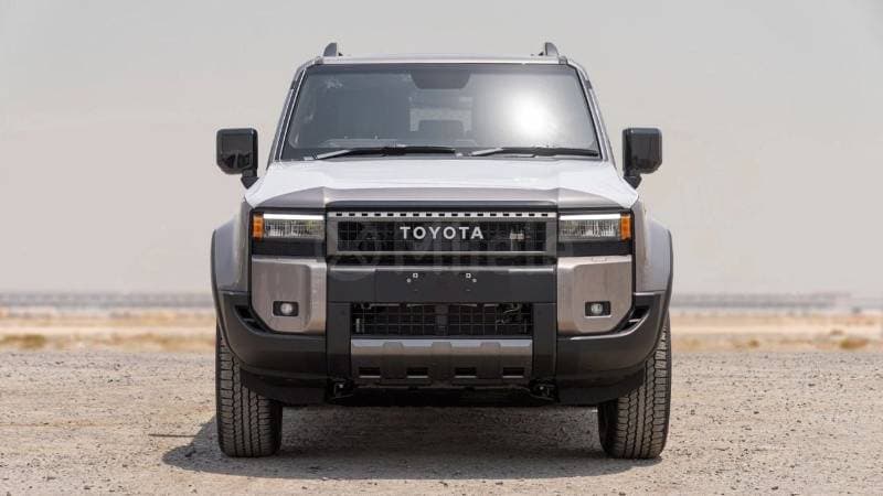 2025 Toyota Prado thumbnail 2