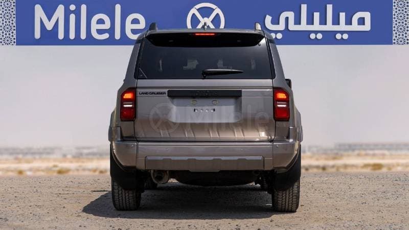 2025 Toyota Prado thumbnail 8