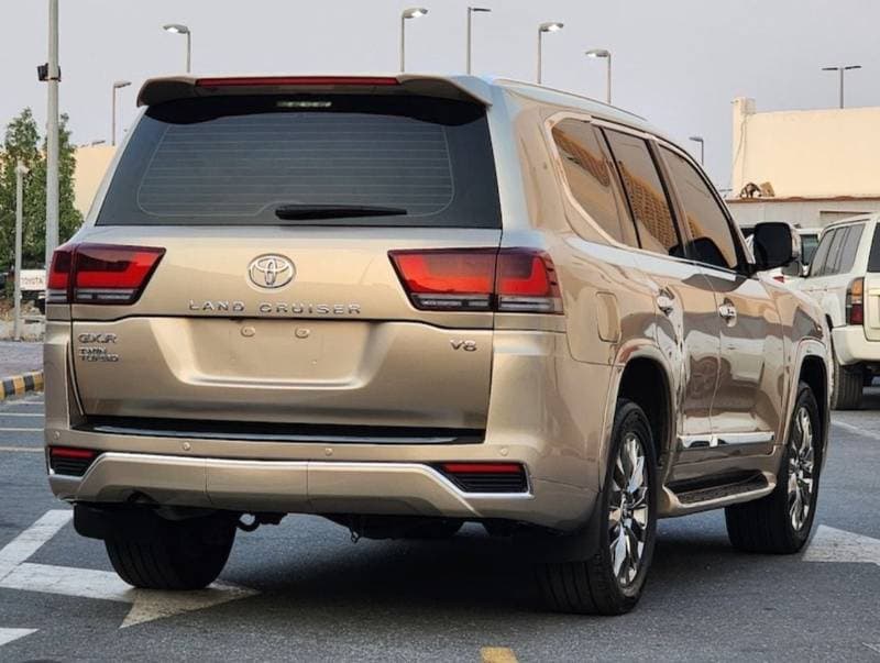 2020 Toyota Land Cruiser GXR thumbnail 3
