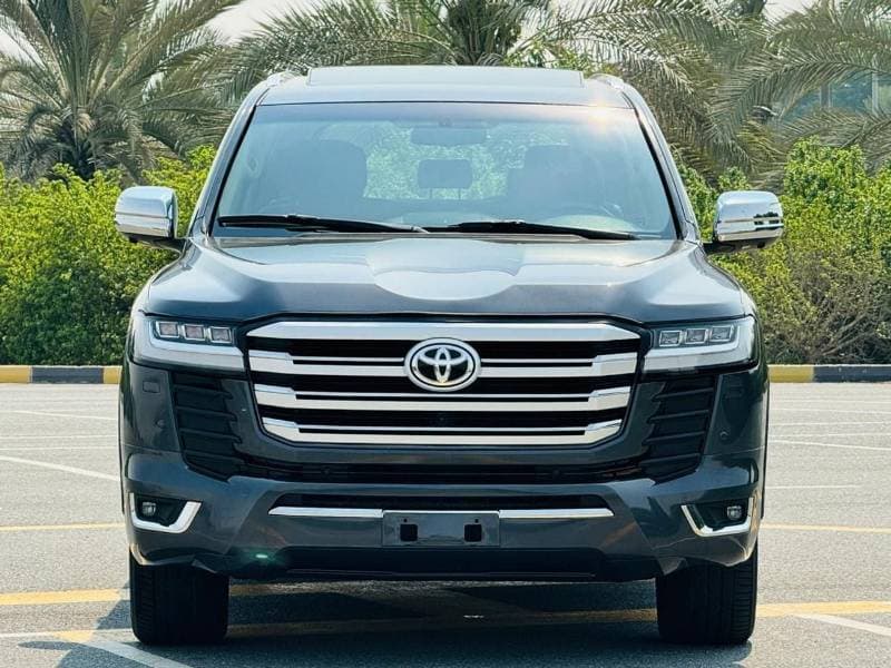 2018 Toyota Land Cruiser VXR thumbnail 6