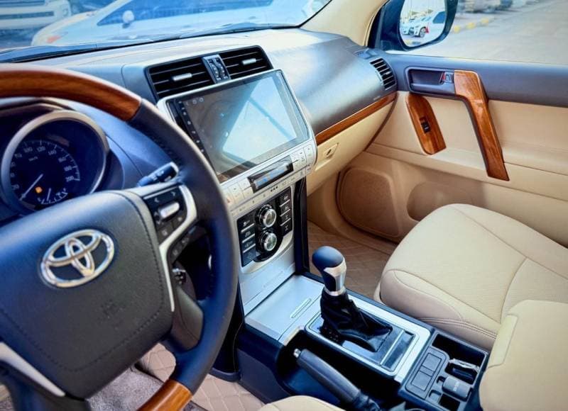 2016 Toyota Prado VXR thumbnail 7
