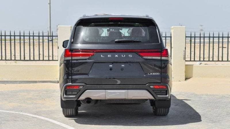 2024 Lexus LX600 SIGNATURE thumbnail 5