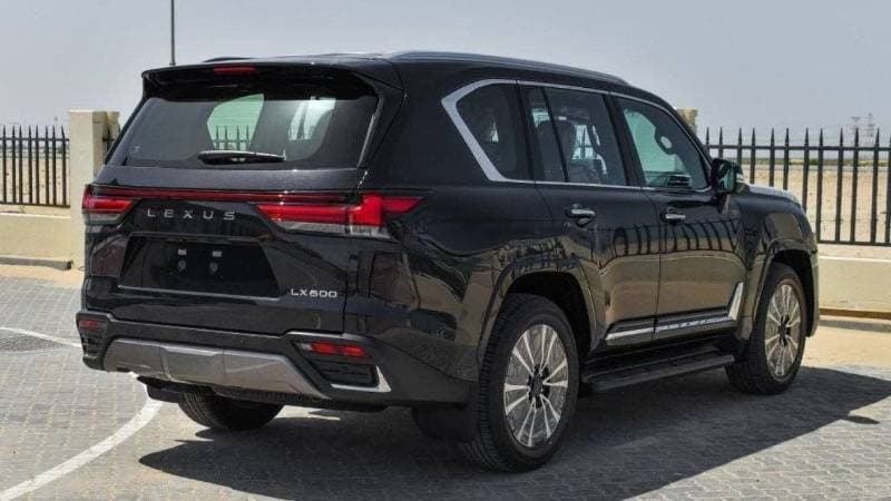 2024 Lexus LX600 SIGNATURE thumbnail 6