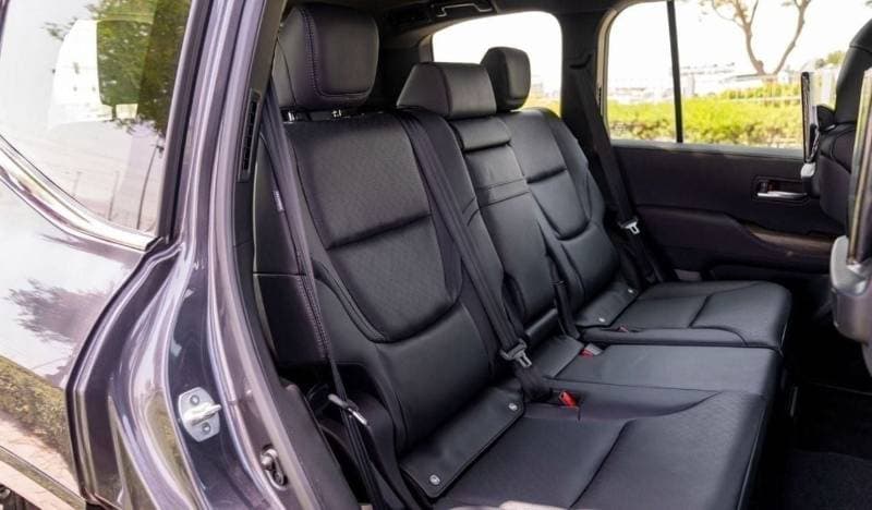 2024 Toyota Land Cruiser VXR thumbnail 4