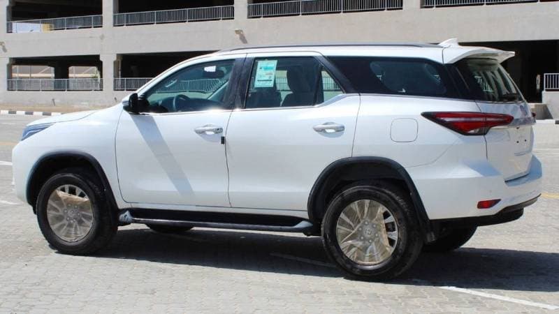 2024 Toyota Fortuner EXR thumbnail 5