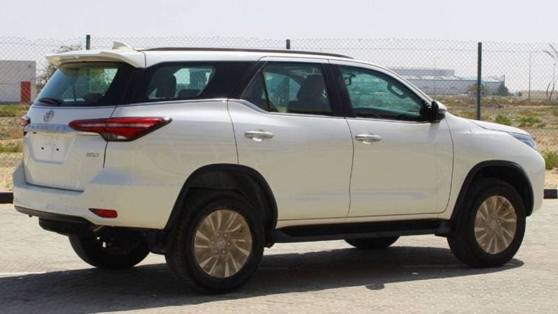 2024 Toyota Fortuner EXR thumbnail 4