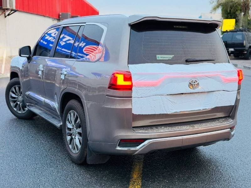 2019 Toyota Land Cruiser GXR thumbnail 4