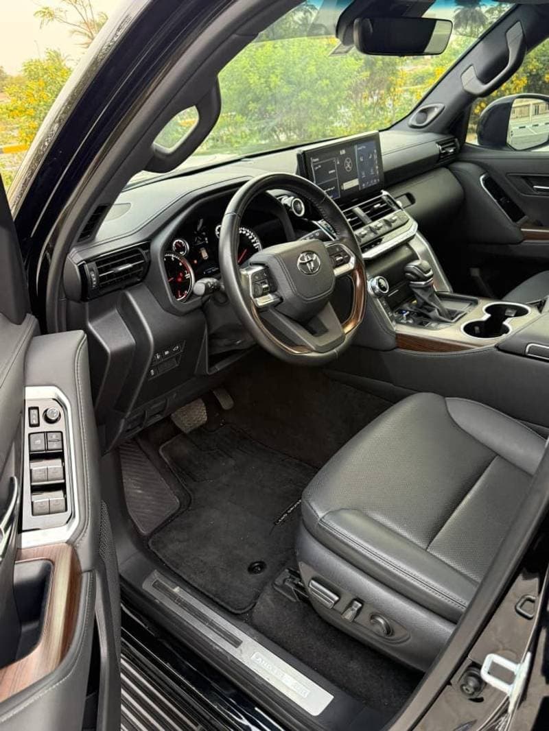 2024 Toyota Land Cruiser VXR thumbnail 6