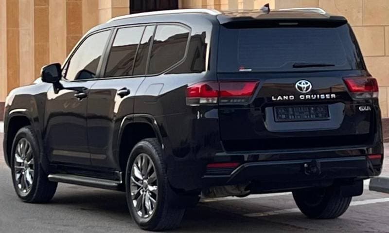 2022 Toyota Land Cruiser GXR thumbnail 4