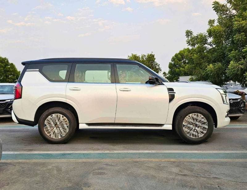 2026 Nissan Patrol SE PLATINUM thumbnail 3