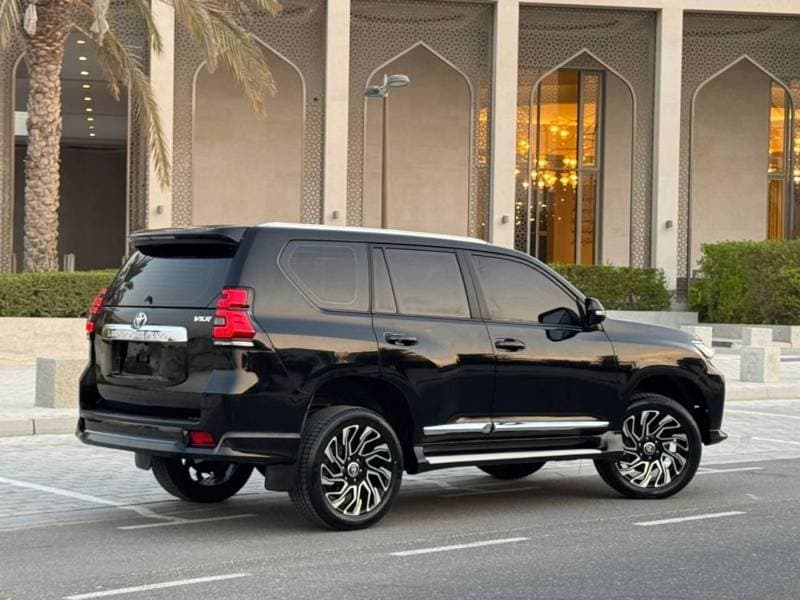 2018 Toyota Prado VXR thumbnail 3