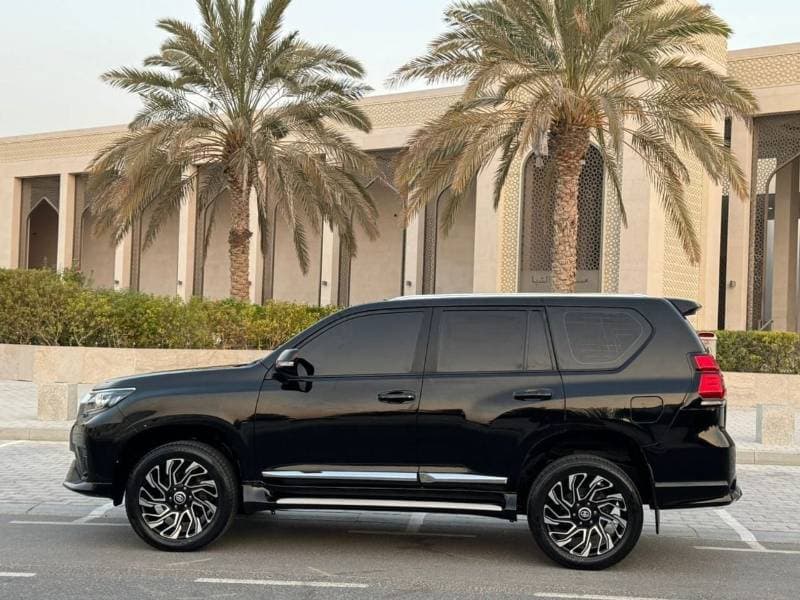 2018 Toyota Prado VXR thumbnail 6