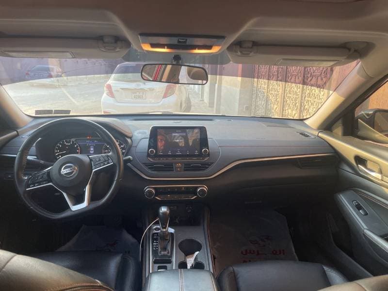 2019 Nissan Altima thumbnail 3