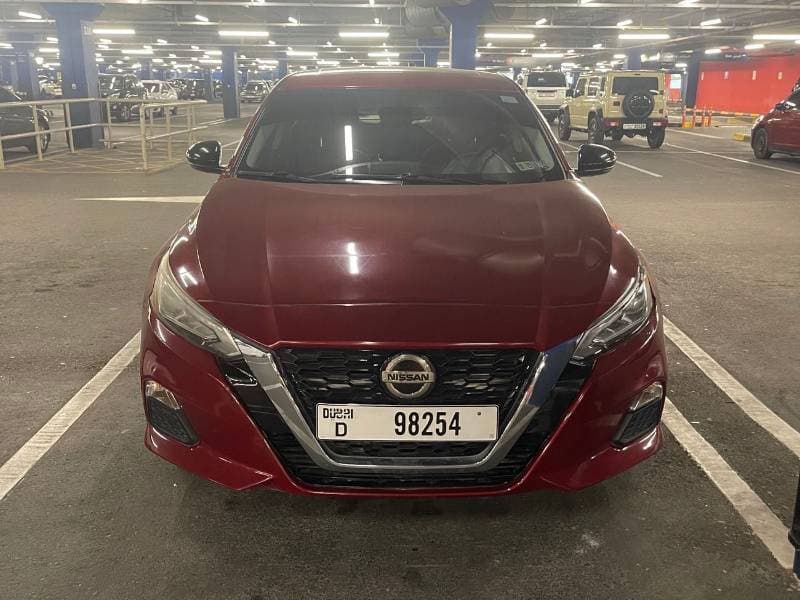 2019 Nissan Altima thumbnail 2