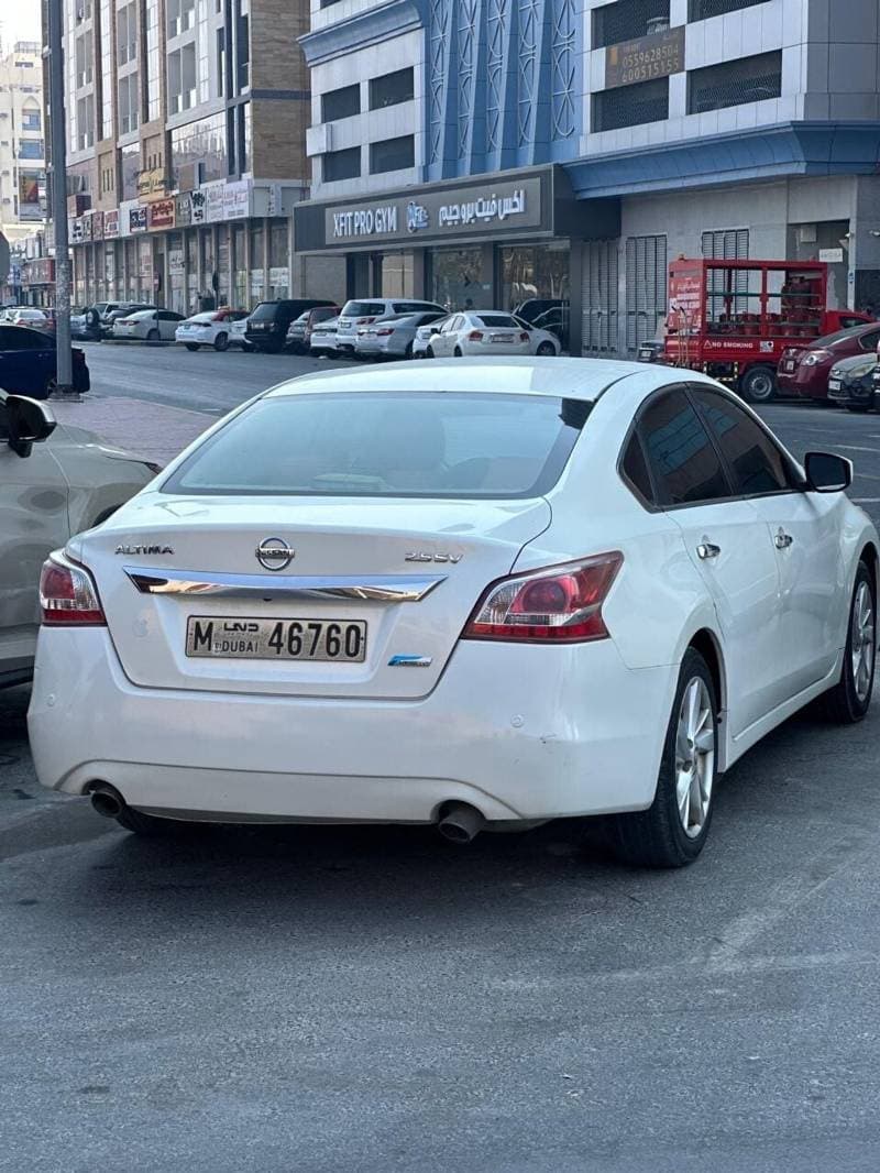 2013 Nissan Altima SV thumbnail 7