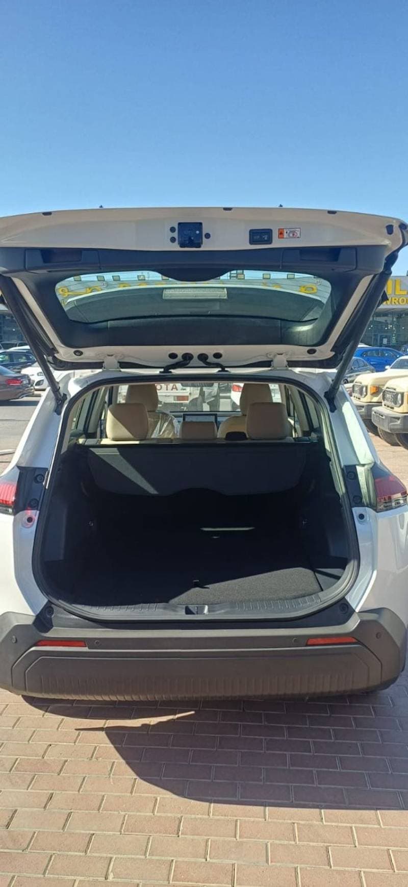 2026 Toyota RAV4 XLE thumbnail 7