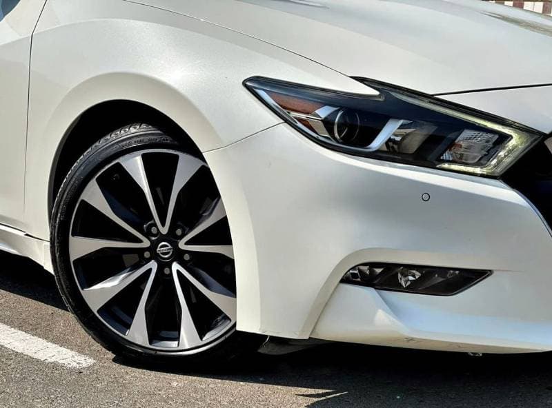 2020 Nissan Maxima SR thumbnail 8