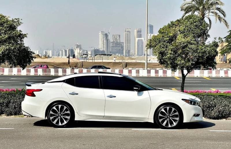 2020 Nissan Maxima SR thumbnail 6