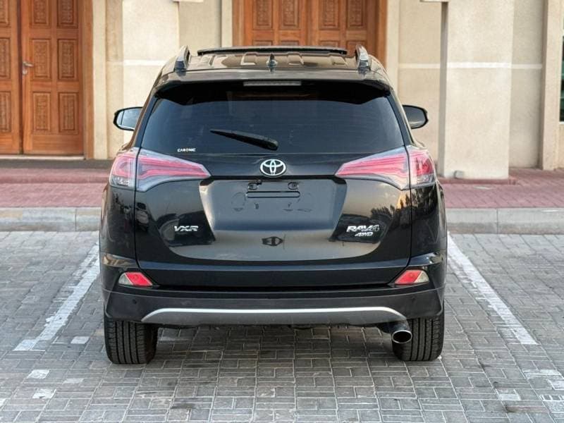 2017 Toyota RAV4 thumbnail 8