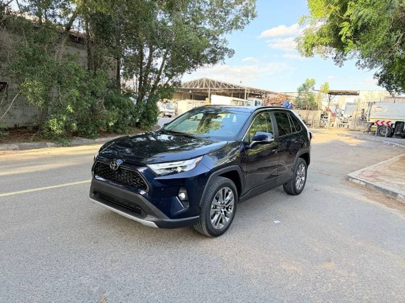 2025 Toyota RAV4 thumbnail 3
