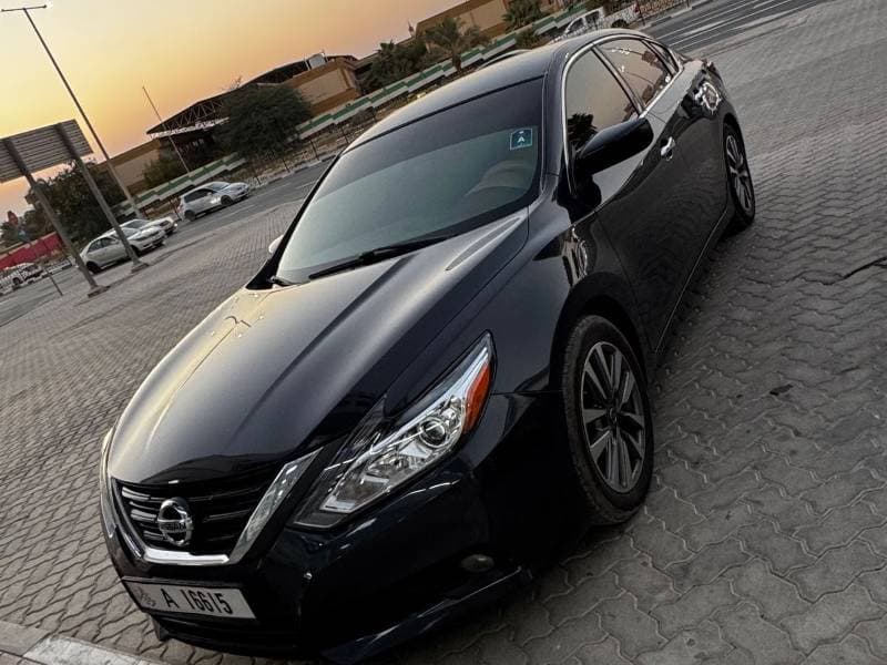 2016 Nissan Altima SV thumbnail 2
