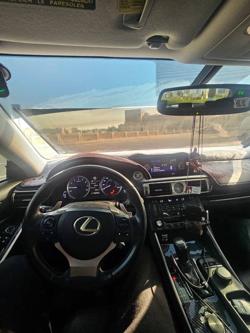 2015 Lexus IS250 PREMIER thumbnail 7