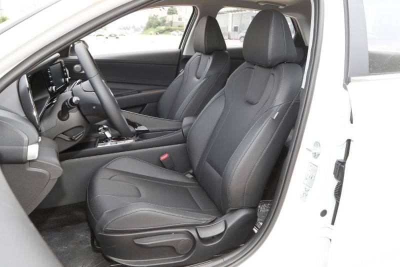 2025 Hyundai Elantra COMFORT thumbnail 5