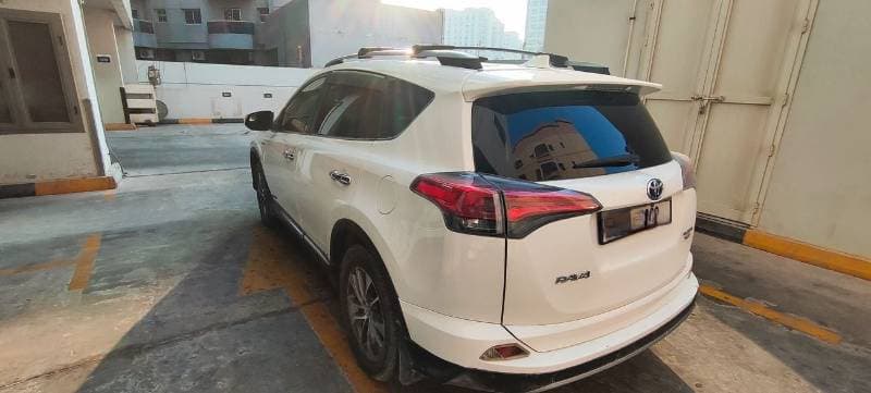 2017 Toyota RAV4 thumbnail 7