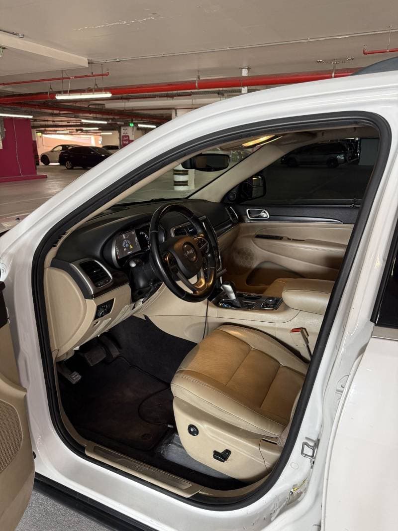 2018 Jeep Grand Cherokee LIMITED thumbnail 5