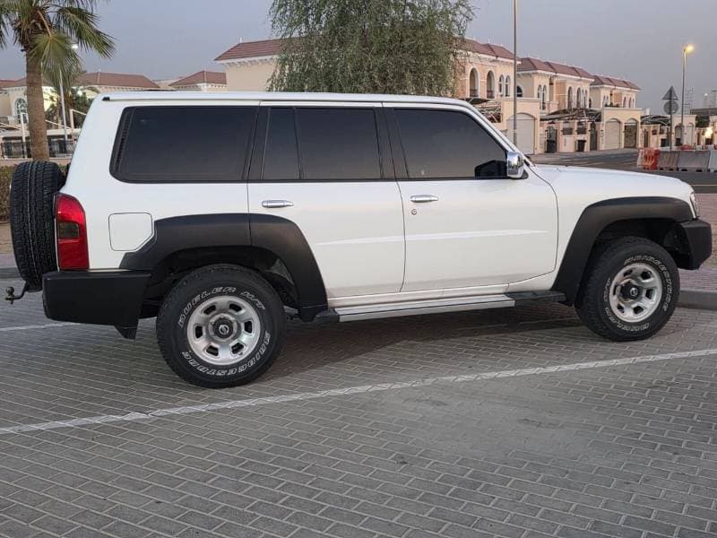 2022 Nissan Patrol thumbnail 4