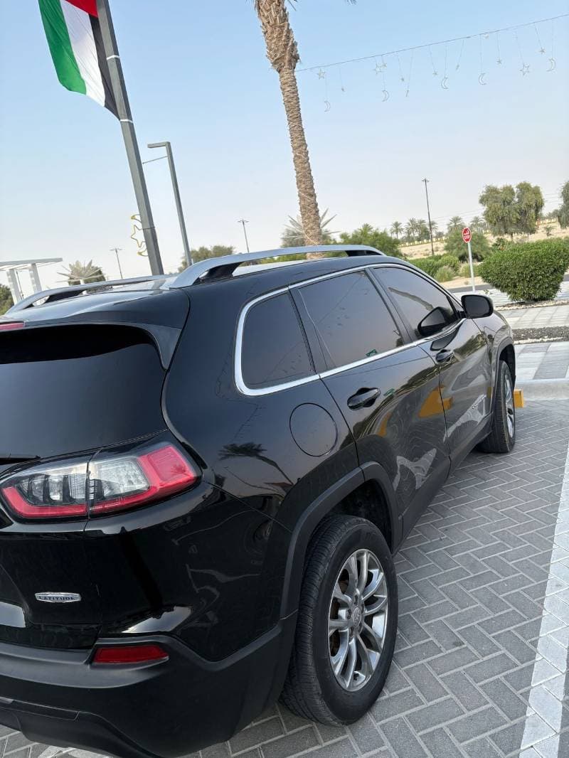 2017 Jeep Cherokee thumbnail 6