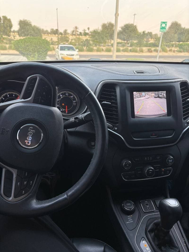 2017 Jeep Cherokee thumbnail 5