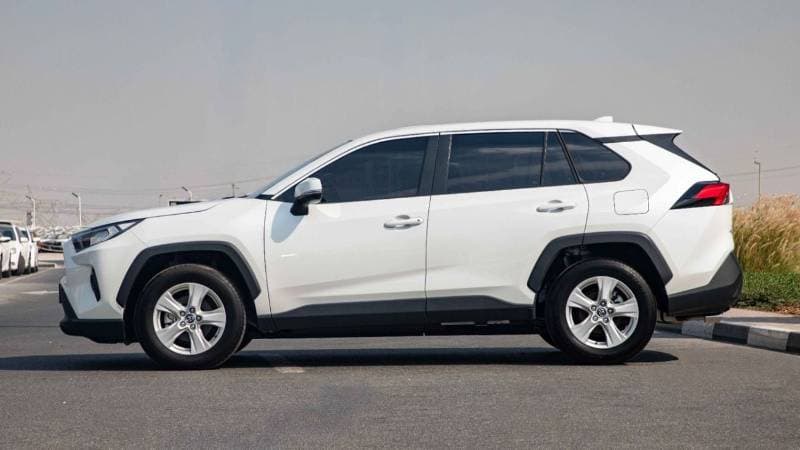2025 Toyota RAV4 LE thumbnail 3