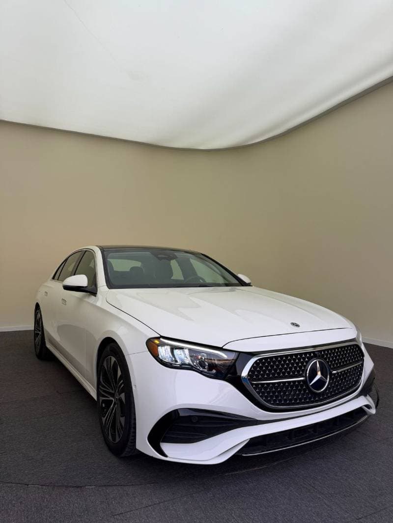 2025 Mercedes Benz E350 thumbnail 2