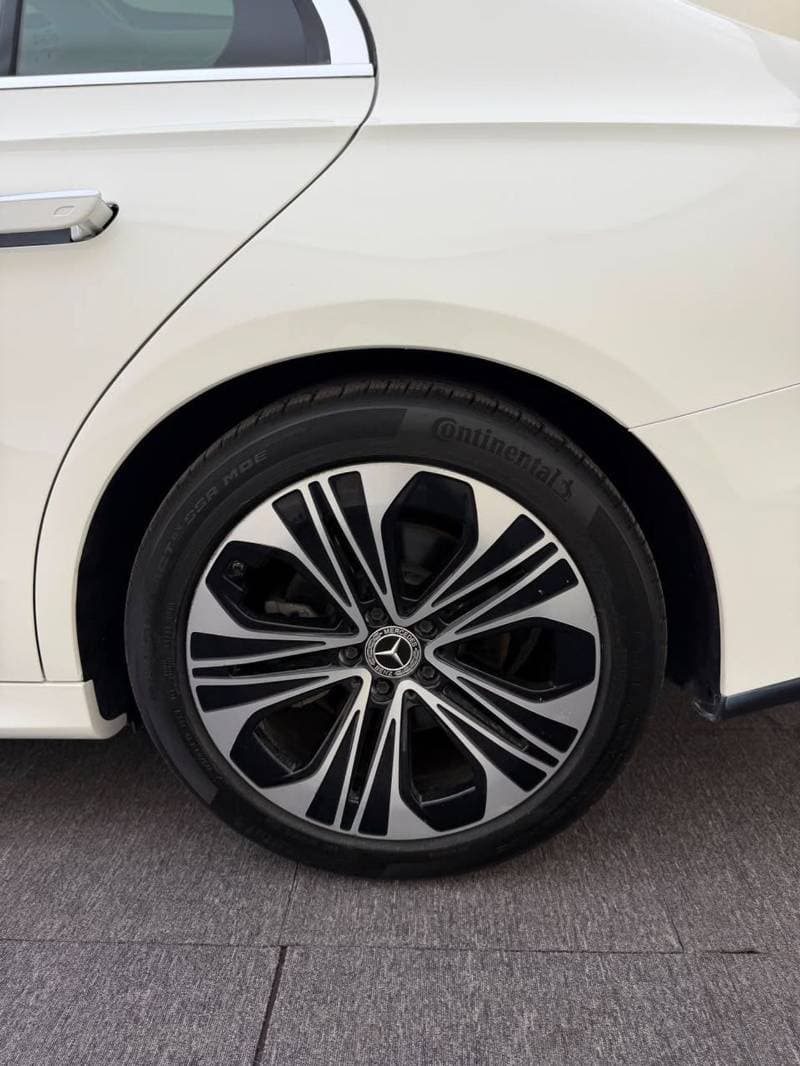 2025 Mercedes Benz E350 thumbnail 6