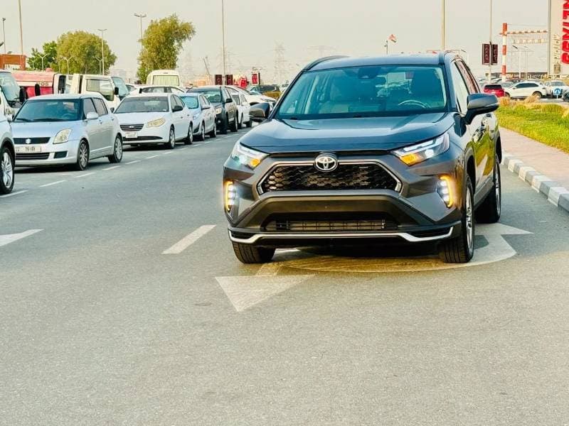 2022 Toyota RAV4 XLE thumbnail 6
