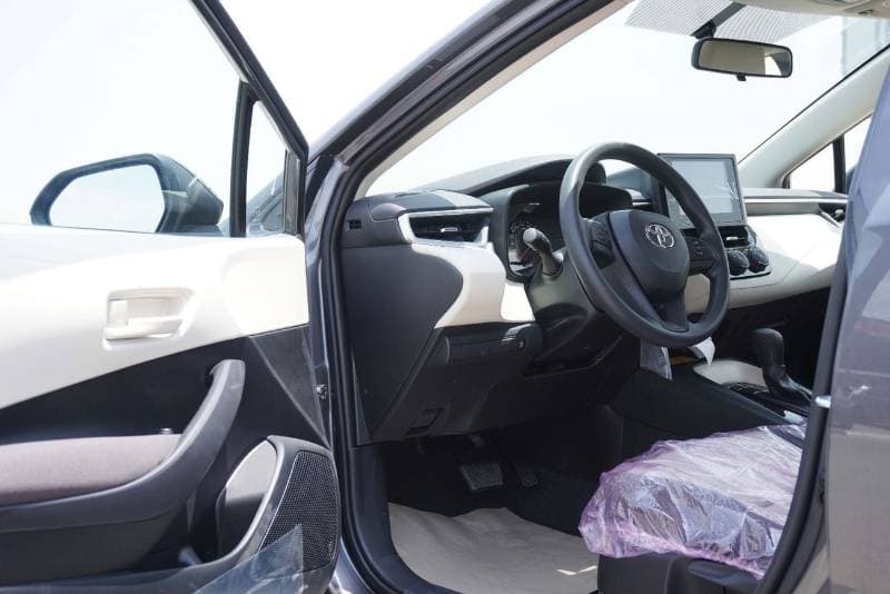 2025 Toyota Corolla XLI thumbnail 8