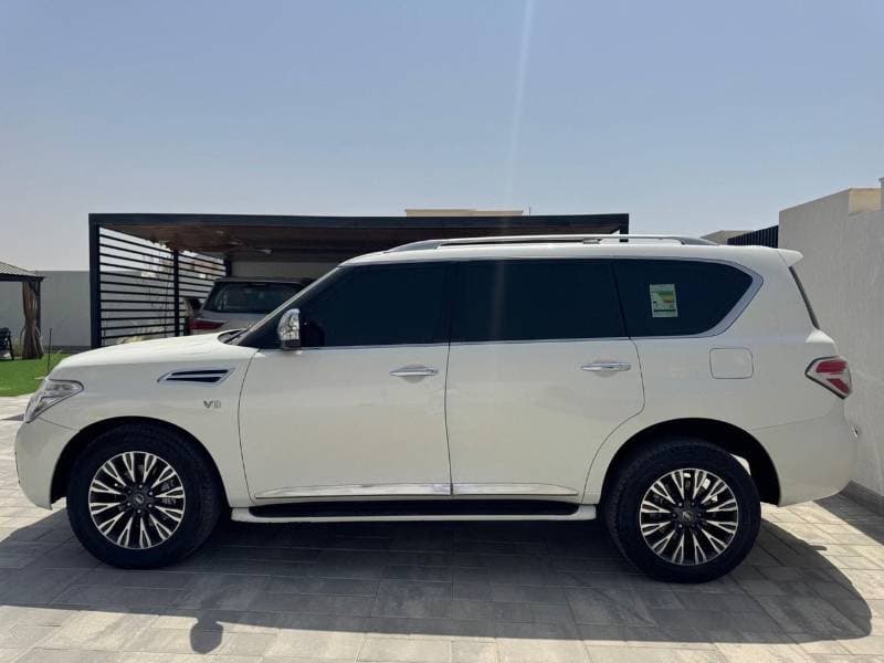 2019 Nissan Patrol XE thumbnail 2