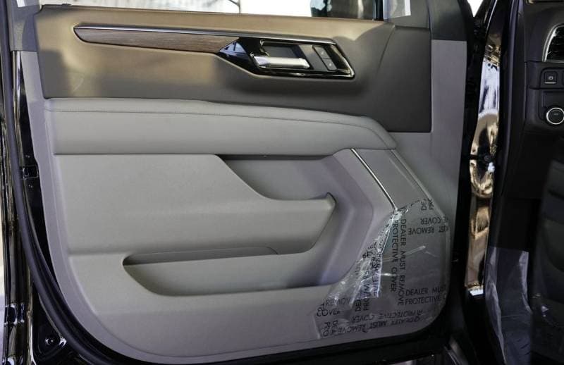 2026 Chevrolet Tahoe LS 5.3L V8 thumbnail 6
