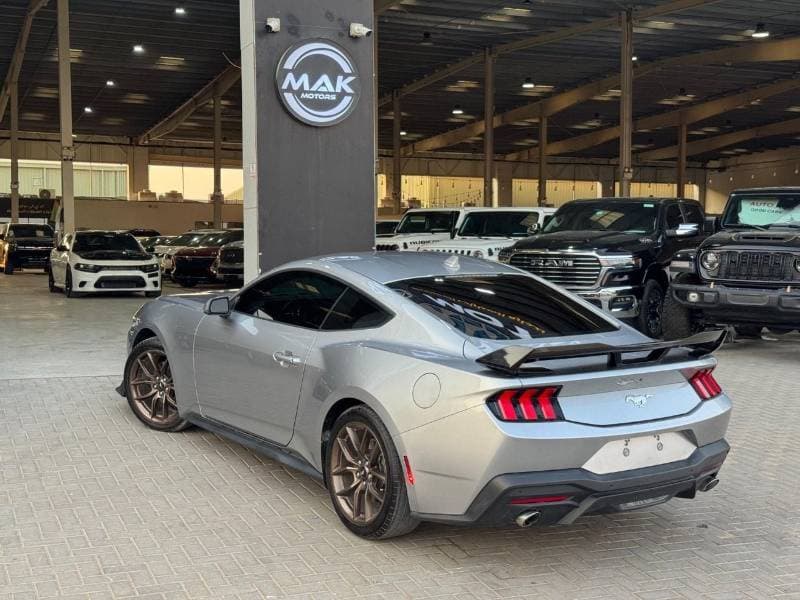 2024 Ford Mustang PREMIUM thumbnail 4